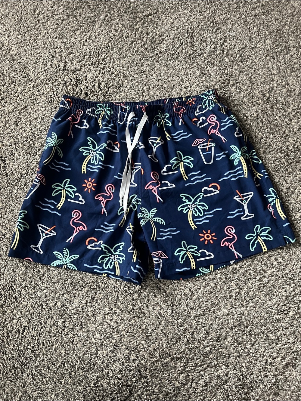 Chubbies Neon Tropical Swim Trunks Men’s XL | Flamingo Palm Tree Print 5.5”